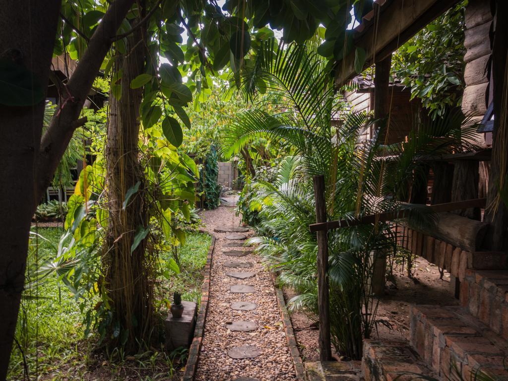 Sala Thongyon Bed and Breakfast Savannakhet Esterno foto